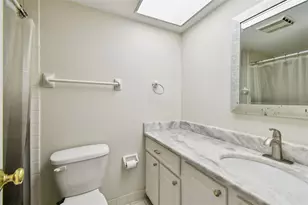 5095 Bay St NE, Saint Petersburg, FL 33703 - Photo 8