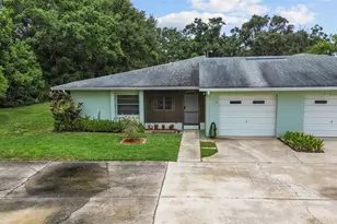 1163 Orange Tree Cir W, Palm Harbor, FL 34684 - Photo 2