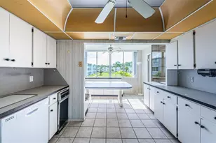 4895 Bay St NE, Saint Petersburg, FL 33703 - Photo 8