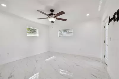 8708 Thornwood Lane, Tampa, FL 33615 - Photo 32