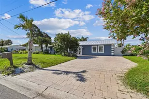 8708 Thornwood Ln, Tampa, FL 33615 - Photo 2