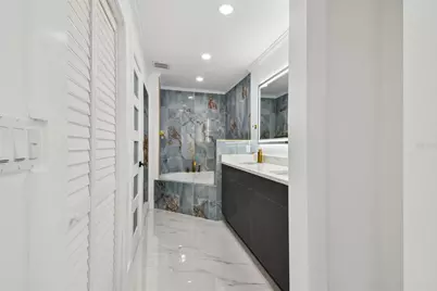 8708 Thornwood Lane, Tampa, FL 33615 - Photo 36