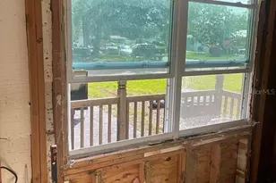 9000 2nd St N, Saint Petersburg, FL 33702 - Photo 8