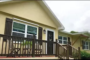 9000 2nd St N, Saint Petersburg, FL 33702 - Photo 1