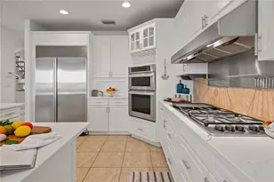 1661 Seabreeze Dr, Tarpon Springs, FL 34689 - Photo 30