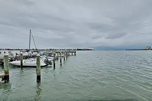 5220 Brittany Dr S, Saint Petersburg, FL 33715 - Photo 6