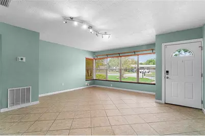 10908 W Elbow Drive, Tampa, FL 33612 - Photo 8