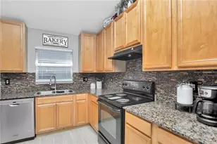 2239 Roanoke Springs Dr, Ruskin, FL 33570 - Photo 8