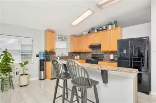 2239 Roanoke Springs Dr, Ruskin, FL 33570 - Photo 6