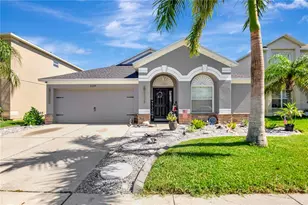 2239 Roanoke Springs Dr, Ruskin, FL 33570 - Photo 2