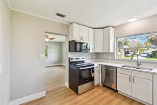 951 Lantana Ave, Clearwater Beach, FL 33767 - Photo 10