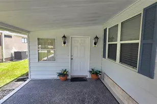 5536 Betmar Dr, Zephyrhills, FL 33542 - Photo 12