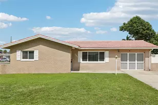 7499 7th St N, Saint Petersburg, FL 33702 - Photo 1