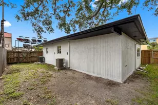 2413 Baywood Dr E, Dunedin, FL 34698 - Photo 40