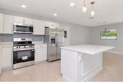 4717 W Coachman Avenue, Tampa, FL 33611 - Photo 10