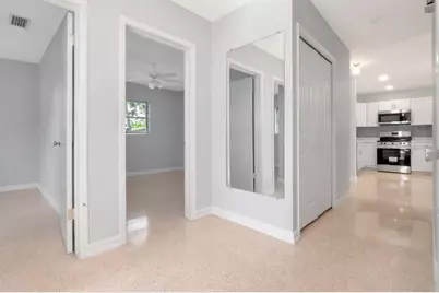 4717 W Coachman Avenue, Tampa, FL 33611 - Photo 22