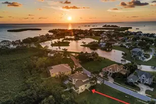 2103 N Pointe Alexis Dr, Tarpon Springs, FL 34689 - Photo 2