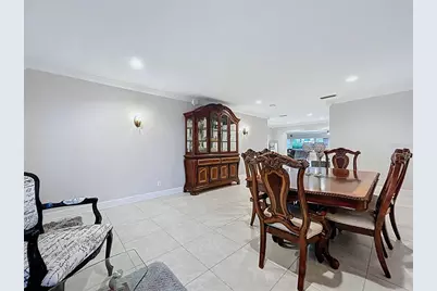 3912 Fontainebleau Drive, Tampa, FL 33634 - Photo 8