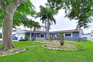 3912 Fontainebleau Dr, Tampa, FL 33634 - Photo 4