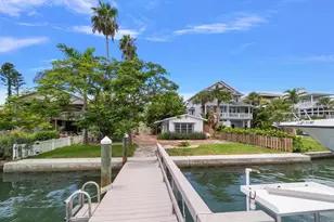 8405 Bayshore Dr, Treasure Island, FL 33706 - Photo 6