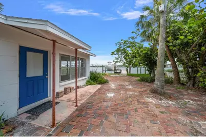 8405 Bayshore Drive, Treasure Island, FL 33706 - Photo 28