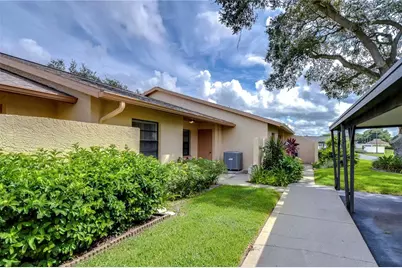 38411 Cottonwood Place, Zephyrhills, FL 33542 - Photo 6