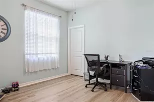 7460 Stonebrook Cir, Wesley Chapel, FL 33545 - Photo 8