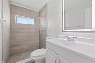 1000 49th Street N, Saint Petersburg, FL 33710 - Photo 16