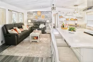 119 S St Thomas Cir, Apollo Beach, FL 33572 - Photo 4