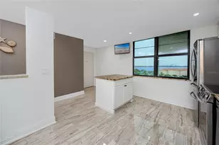 7300 Sun Island Dr S, South Pasadena, FL 33707 - Photo 8