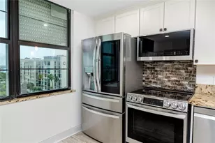 7300 Sun Island Dr S, South Pasadena, FL 33707 - Photo 6