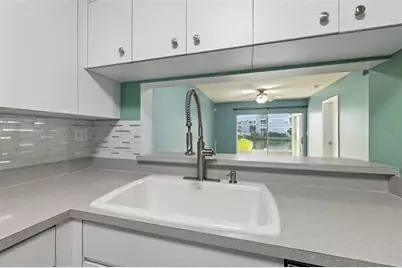 6931 Stones Throw Circle N #5103, Saint Petersburg, FL 33710 - Photo 8