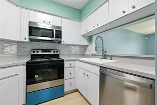 6931 Stonesthrow Cir N, Saint Petersburg, FL 33710 - Photo 6