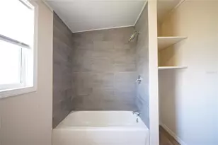 107 E Spruce St, Tarpon Springs, FL 34689 - Photo 8