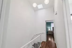 9456 Forest Hills Cir, Tampa, FL 33612 - Photo 12