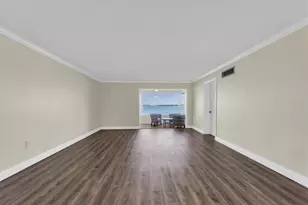 280 126th Ave, Treasure Island, FL 33706 - Photo 6