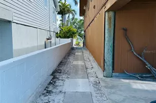 18218 Sunset Blvd, Saint Petersburg, FL 33708 - Photo 24