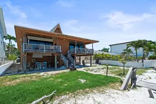 18218 Sunset Blvd, Saint Petersburg, FL 33708 - Photo 20