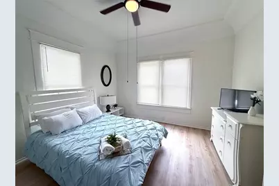 1204 E Emma Street, Tampa, FL 33603 - Photo 1