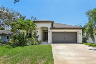 1112 E Boyer St, Tarpon Springs, FL 34689 - Photo 1