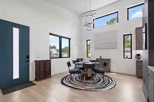 2500 4th Ave S, Saint Petersburg, FL 33712 - Photo 2