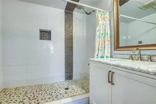 300 Bay Plaza, Treasure Island, FL 33706 - Photo 38