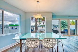 300 Bay Plaza, Treasure Island, FL 33706 - Photo 24