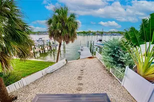 300 Bay Plaza, Treasure Island, FL 33706 - Photo 12