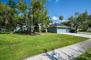 10526 Greencrest Dr, Tampa, FL 33626 - Photo 4
