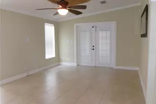 5835 Coventry Dr, Tampa, FL 33615 - Photo 8