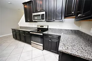28522 Tranquil Lake Cir, Wesley Chapel, FL 33543 - Photo 8