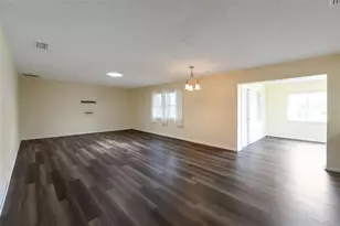 1005 Harefield Cir, Sun City Center, FL 33573 - Photo 6