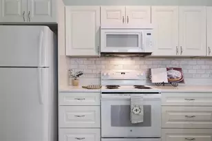 1050 Starkey Rd, Largo, FL 33771 - Photo 12