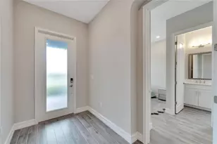 2318 5th St E, Palmetto, FL 34221 - Photo 8